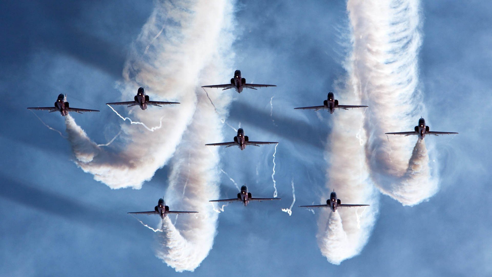 “青少年足球传承活动在全国范围内展开，共筑足球梦想”，青少年的足球联赛